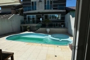 Casa residencial de 4 quartos (1 suíte) 342 m² 5 vagas de garagem, 4 banheiros. Completamente Mobiliada com Salão de festas particular completo,  Piscina aquecida medindo 8m x 4m. &lt;BR&gt;Imóvel de 