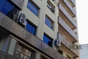 Apartamento 2 dormitórios,piso parquet, living,cozinha,wc auxiliar e banheiro em andar alto.Prédio com portaria 24 horas e 3 elevadores misto tanto residencial como comercial, muito bem localizado no 