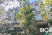 Apartamento 3 dormitórios 96m² privativos, e 2 vagas no Bairro Petrópolis. &lt;BR&gt;&lt;BR&gt;Belíssimo apartamento três dormitórios, reformado. &lt;BR&gt;Living para dois ambientes, cozinha planejad