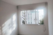 Apartamento reformado com 2 dormitórios de frente sol Norte. Possui 55m² privativos e 01 vaga escriturada.  Localizado próximo à Avenida Baltazar de Oliveira Garcia no Bairro Jardim Dona Leopoldina.&l