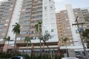 Ótimo apartamento no Cond. Sy no Teresópolis, andar alto, semi mobiliado, com 74m² privativos, de 3 dormitórios, 2 vagas e infra. Possui living amplo para 2 ambientes, 3 dormitórios sendo 1 suíte, ban