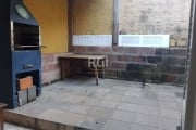 Apartamento no bairro teresópolis!&lt;BR&gt;&lt;BR&gt;living 1 ambiente, banheiro social, cozinha americana, área de serviço;&lt;BR&gt;um dormitório;&lt;BR&gt;*** pátio com churrasqueira ***&lt;BR&gt;