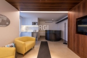 Excelente Conjunto comercial na rua Félix da Cunha, bairro Moinhos de Vento ao lado do Juvenil.&lt;BR&gt;Com área de 138,61 m², 2 salas (301 e 303)  integradas,  possuem   cobertura, de frente,  finam