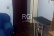 Apartamento de 01 dormitório, na Cidade Baixa, em Porto Alegre.&lt;BR&gt;Apartamento de meio, com elevador no prédio, portaria 24 h, e toda infra do bairro, possível fazer tudo sem necessidade de carr