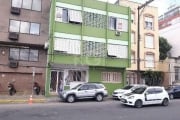 Bairro Rio Branco, Apartamento de dois(02) dormitórios.frente ,living amplo, sol leste,oeste, cozinha e banheiro reformados, dependência completa de empregada com banheiro auxiliar, bem iluminado e ar