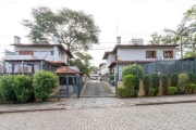 Belíssima casa localizada no coração do bairro Jardim Isabel,  em condomínio fechado com segurança e portaria 24hs. O imóvel possui  amplo living todo em porcelanato com lareira, lavabo; Cozinha ameri