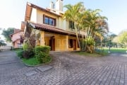 Casa em condomínio - 3 dormitórios - suite - sótão - 2 vagas de garagem - avarandado - lavabo -&lt;BR&gt;living - cozinha americana - lareira - churrasqueira        &lt;BR&gt;todos nós estamos a procu