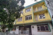 APARTAMENTO DE 2 DORMITORIOS, COM PECAS AMPLAS. SALA COM DOIS AMBIENTES, COZINHA, BANHEIRO E AREA DE SERVICO. NAS IMEDIACOES DA SOGIPA, SITUADO NA RUA DONA LEOPOLDINA.