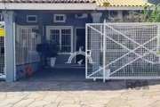 Casa com 3 dorms e 2 vagas de garagem no Bairro Jardim Leopoldina.&lt;BR&gt;&lt;BR&gt;Linda casa semi mobiliada, com mesanino e espaço externo privativo.&lt;BR&gt;&lt;BR&gt;Aceita financiamento, docum