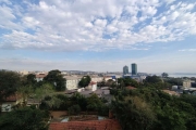 Excelente oportunidade com vista para Rio Guaíba, localizado no Bairro Cristal na Rua Taquary, próximo ao Shopping Ponta e Barra Shopping Sul.&lt;BR&gt;Apartamento de 1D, sala de estar, cozinha e suít