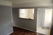 Apartamento reformado de 3 dormitórios. Infraestrutura com  salão de festas e duas vagas de garagem rotativa. Excelente localização, próximo ao novo Bourbon Teresópolis, escolas particular, farmácia e