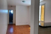 Apartamento 1 dormitorio com 50.23 m²  living para dois ambientes, banheiro social, cozinha, area de serviço. dois lances de escadas.