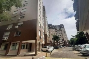 Apartamento de 01 dormitório, reformado, em ótima localização, em condomínio com toda infra, de fácil acesso à supermercado, farmácia e transporte público.&lt;BR&gt;Com ótima iluminação e ventilação, 