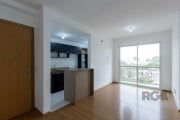 Apartamento para venda no bairro Tristeza, com aproximadamente 50m², piso laminado, 02 dormitórios, living com sacada, cozinha americana com pia e armários, área de  serviço com tanque, 01 vaga para 0