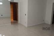 Apartamento de 2 dormitórios (sendo 1 suíte com closet), 89 m² de área privativa, sol da manhã, semi mobiliado, living com churrasqueira, banheiro social e privativo, cozinha montada, área de serviço,