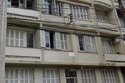 APARTAMENTO de frente 60,69 m²  -  2 dormitórios, 1 com sacada, living,, cozinha, banheiro social com  box  de vidro temperado e ventilação natural, imóvel reformado elétrica  e hidraulica.&lt;BR&gt;A