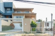 Casa com 3 quartos sendo 1 suite e 1 banheiro.&lt;BR&gt;Possui sacada, lareira.&lt;BR&gt;Vai lhe possibilitar todo o conforto do ar condicionado nos dias mais quentes.