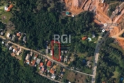 Terreno / lote, com área total de 1.840,00 m² sendo 40,00m de frente e fundos e 40,00m de profundidade de um lado e 46,00m do outro. Localizado a 200 metros o condomínio Alphaville Porto Alegre. Aceit