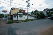 Casa mista comercial em avenida de grande circulação, parte da frente alugada e  mais duas peças na lateral também alugadas. &lt;BR&gt;Proprietário estuda propostas. &lt;BR&gt;Possibilidade compra pré