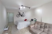 Apartamento JK no Cidade Baixa&lt;BR&gt;Ótimo apartamento tipo JK, reformado, de frente com vista perene, ventilação cruzada e sol da tarde. Semimobiliado e equipado, fica cozinha com móveis e eletros