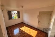 Ótimo apartamento no Condomínio Dom Fernando, no Partenon, lateral, com 78m² privativos, desocupado, reformado, de 3 dormitórios e vaga. Possui sala, 3 dormitórios, banheiro com box de vidro e ventila