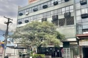 Vende sala comercial de 27 m2, com banheiro e Split instalado.&lt;BR&gt;Prédio com elevador, sala de frente, boa posição solar.&lt;BR&gt;Junto ao Carrefor, Consulado Americano e do Bourbon Wallig.&lt;