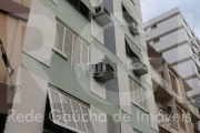 Excelente apartamento no centro Historico de Porto alegre estilo jk, desocupado, prédio com elevador, apartamento todo reformado, piso laminando, banheiro social, cozinha. Hidráulica e elétrica novas.