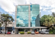 Libertas Imobiliária aluga Conjunto comercial unificado na melhor zona corporativa de Porto Alegre.&lt;BR&gt;Imóvel com 150m², bem iluminado e arejado, piso instalado, banheiro social.&lt;BR&gt;Condom