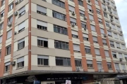 Apartamento a venda, na Lima e Silva, frente, 1 dormitório, área de serviço separada mais pequeno pátio. No pólo 'nervoso' da cidade baixa, tudo perto, restaurante, bares, lojas, cafeteria..