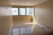 Libertas Imobiliária aluga!&lt;BR&gt;Ótima sala comercial no Empreendimento ICON, andar alto,  de fundos, com 25m² privativos. Piso porcelanato. Sala ampla com banheiro. Muito ventilada e iluminada. P