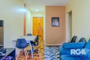 Apartamento com 1 quarto e 47m² à venda em Medianeira, Porto Alegre.&lt;BR&gt;&lt;BR&gt;Apartamento de 01 quarto amplo semi mobiliado, 2º andar, fundos, cozinha com armários e pia, área de serviço com