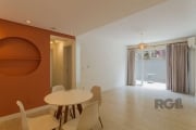 Apartamento Garden com 143m², localizado no bairro Rio Branco, fundos. Imóvel com 2 dormitórios, sendo 01 suíte com hidromassagem, living amplo, cozinha americana completa com móveis sob medida, área 