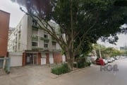 Excelente apartamento de 02 dormitórios no bairro Rio Branco desocupado com peças amplas, silencioso e posição leste (sol da manhã), lateral, 1 banheiro social , área de serviço e amplo living para do