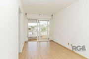 Excelente apartamento semimobiliado, localizado na Rua Euclydes da Cunha, no bairro Santana, em Porto Alegre. Com uma área privativa de 43m² e 53m² no total, este imóvel conta com uma sacada, ideal pa