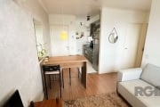 Apartamento 2 dormitórios I 1 vaga de garagem I Bairro Cavalhada&lt;BR&gt;&lt;BR&gt;&lt;BR&gt;Apartamento SEMI MOBILIADO com 2 dormitórios, área de serviço, 1 banheiro social  e living 2 ambientes. . 