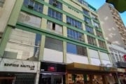 Ótimo apartamento para alugar com 01 dormitório no Centro de Porto Alegre, próximo á comércios farmácias e toda conveniência que só o Centro Histórico pode nos entregar.