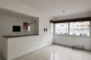 Apartamento semi mobiliado com 60m² no bairro Bela Vista. O imóvel possui cozinha americana com churrasqueira, living bem iluminado, suíte e lavabo. Apartamento ainda conta com junker e split nos 2 am