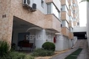 Apartamento de 1 dormitório, suíte, lavabo, cozinha com churrasqueira, living 2 ambientes, área de serviço, 1 vaga de garagem escriturada e coberta.&lt;BR&gt;Edifício com elevador, portaria 24h, pisci