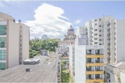 Apartamento Mobiliado no Centro Histórico 1 Dormitório e 1 Vaga! Destaques do Imóvel: 32,83 m² de área privativa 1 dormitório mobiliado. Living integrado à cozinha americana. Banheiro social Imóvel be