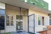 Casa no bairro Petrópolis de 3 dormitórios e 2 vagas