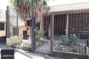 Casa para Venda - 385m², 5 dormitórios, sendo 1 suites, 4 vagas - Petrópolis