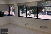 Excelente sala comercial. 2 salas muito espaçosas e uma meno