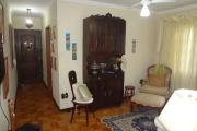 Apartamento no bairro Rio Branco em Porto Alegre: dois dormitórios amplos, sala, banheiro social, cozinha montada com área de serviço independente, bem localizado, em rua tranqüila, próximo da Goethe,