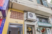 Apartamento recém reformado 1 dormitório, muito bom gosto, na cidade baixa, próximo de supermercados, farmácias, escolas, faculdades, restaurantes e bares. &lt;BR&gt;O apartamento tem espera para Spli