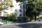 Ótimo apartamento de 2 dormitórios no bairro Partenon, próximo a CEEE, 1 lance de escada, living de 2 ambientes, cozinha, banheiro social, e área de serviço, fácil acesso a PUC e UFRGS.   Obs. o prédi