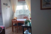 Apartamento 2 dormitórios, banheiro social, living amplo, cozinha, área de serviço, dependência de empregada, WC auxiliar. Condomínio com salão de festas, churrasqueira, bicicletário, portaria 24 h, z