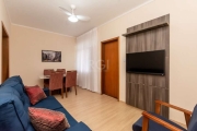 Apartamento  2 dormitórios, reformado a pouco tempo. peças amplas, negocia-se deixar móveis. todo em piso laminado na sala e dormitórios, área de serviço ampla. &lt;BR&gt;Localizado a 1 quadra da Av. 