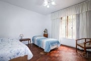 APARTAMENTO 3 DORMITÓRIOS RIO BRANCO PORTO ALEGRE&lt;BR&gt;Ótimo apartamento térreo na Rua Dona Laura, apartamento muito arejado e iluminado! Perto do Parque Moinhos de Vento, e de  todos as facilidad