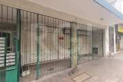 Ótima loja à venda no Centro Histórico de Porto Alegre. Com 450m² de área privativa e 475m² de área total, possui 2 banheiros sociais. Localizada na Avenida Desembargador Andre da Rocha, esta loja con