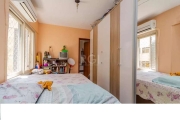 Apartamento de 01 dormitório no bairro Centro Histórico em Porto Alegre, quarto andar com peças amplas, próximo de todas benfeitorias que o bairro oferece. Há 5 minutos a pé da Orla do Guaíba. Condomí